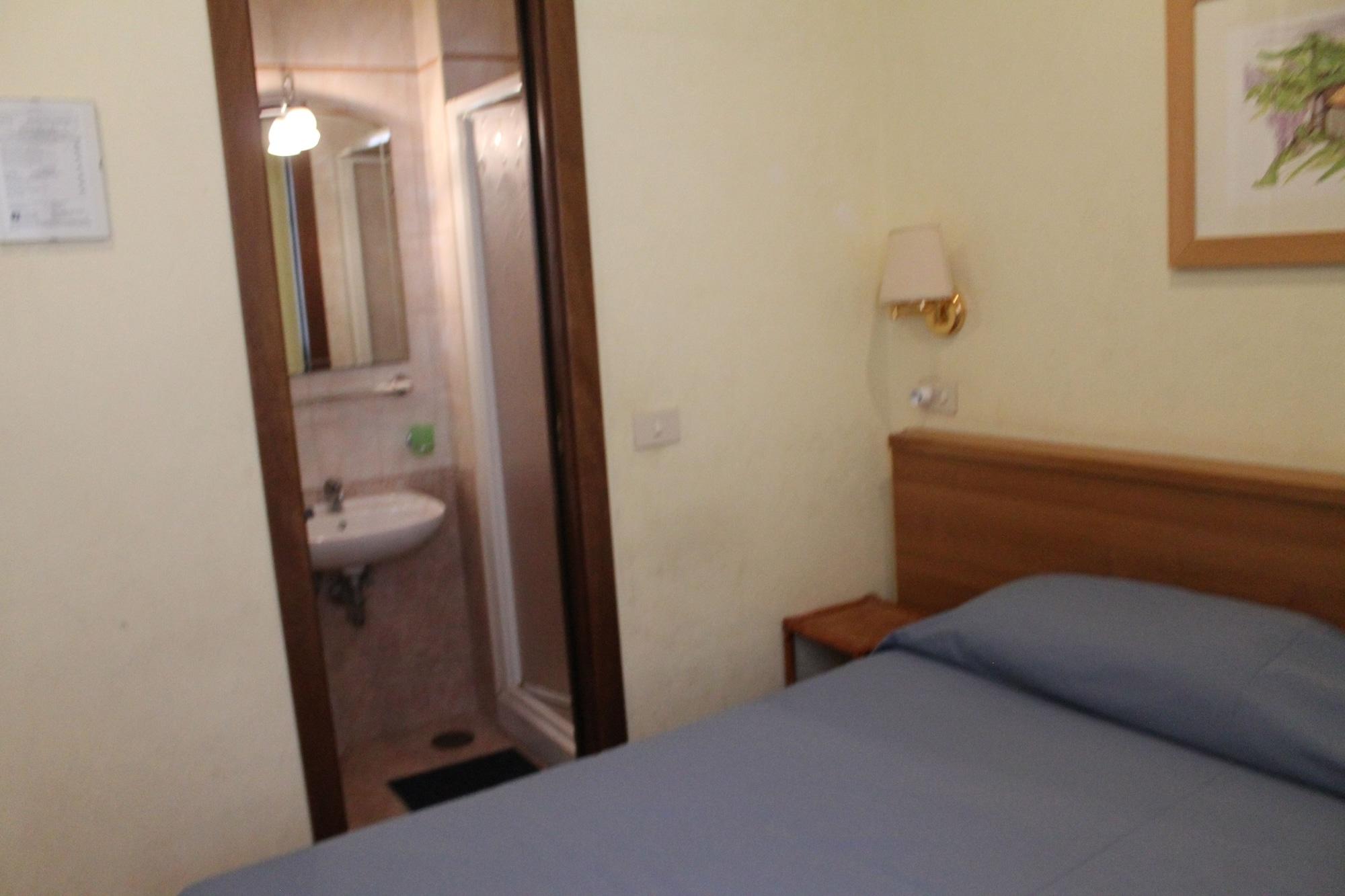 Hotel Pomezia Roma Esterno foto