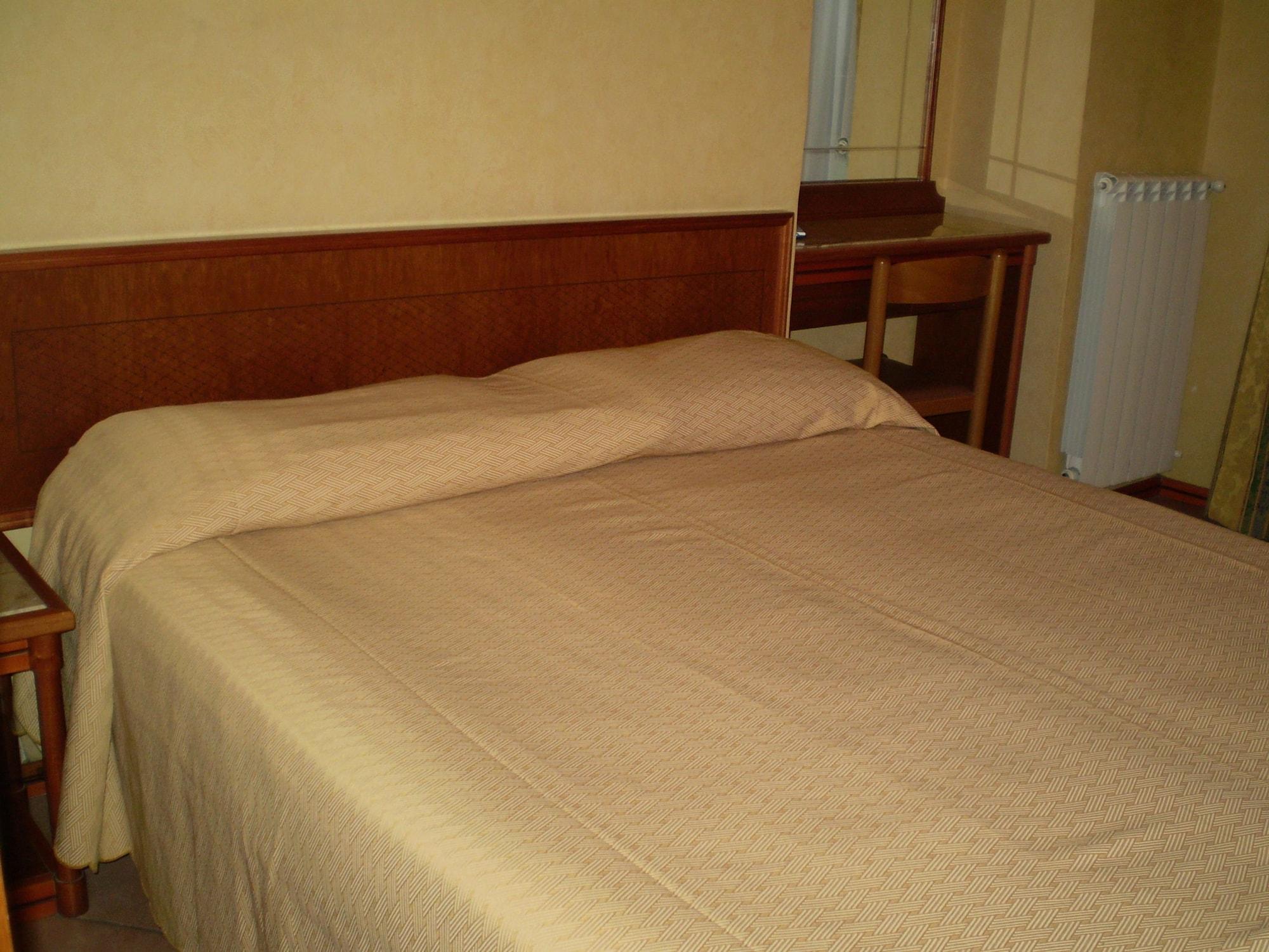 Hotel Pomezia Roma Esterno foto