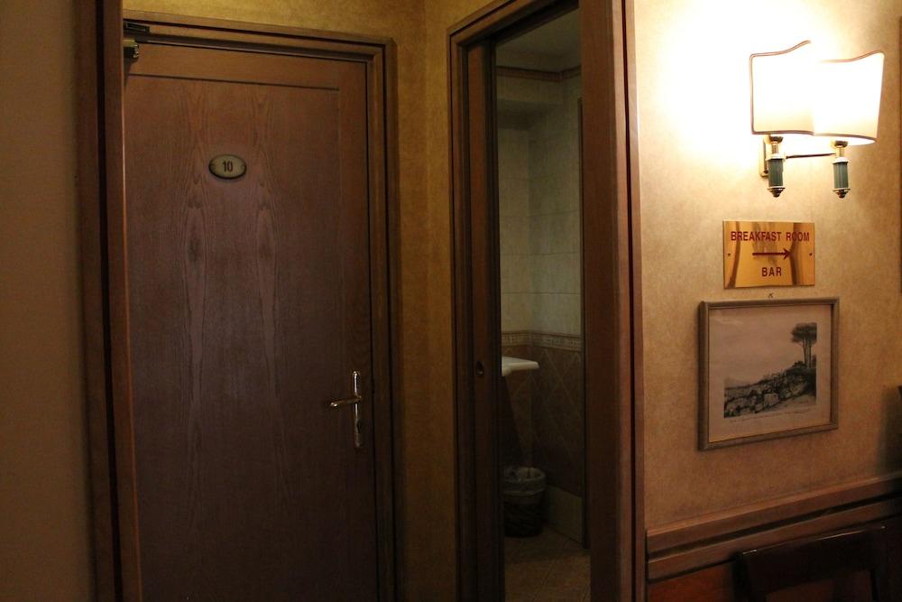 Hotel Pomezia Roma Esterno foto