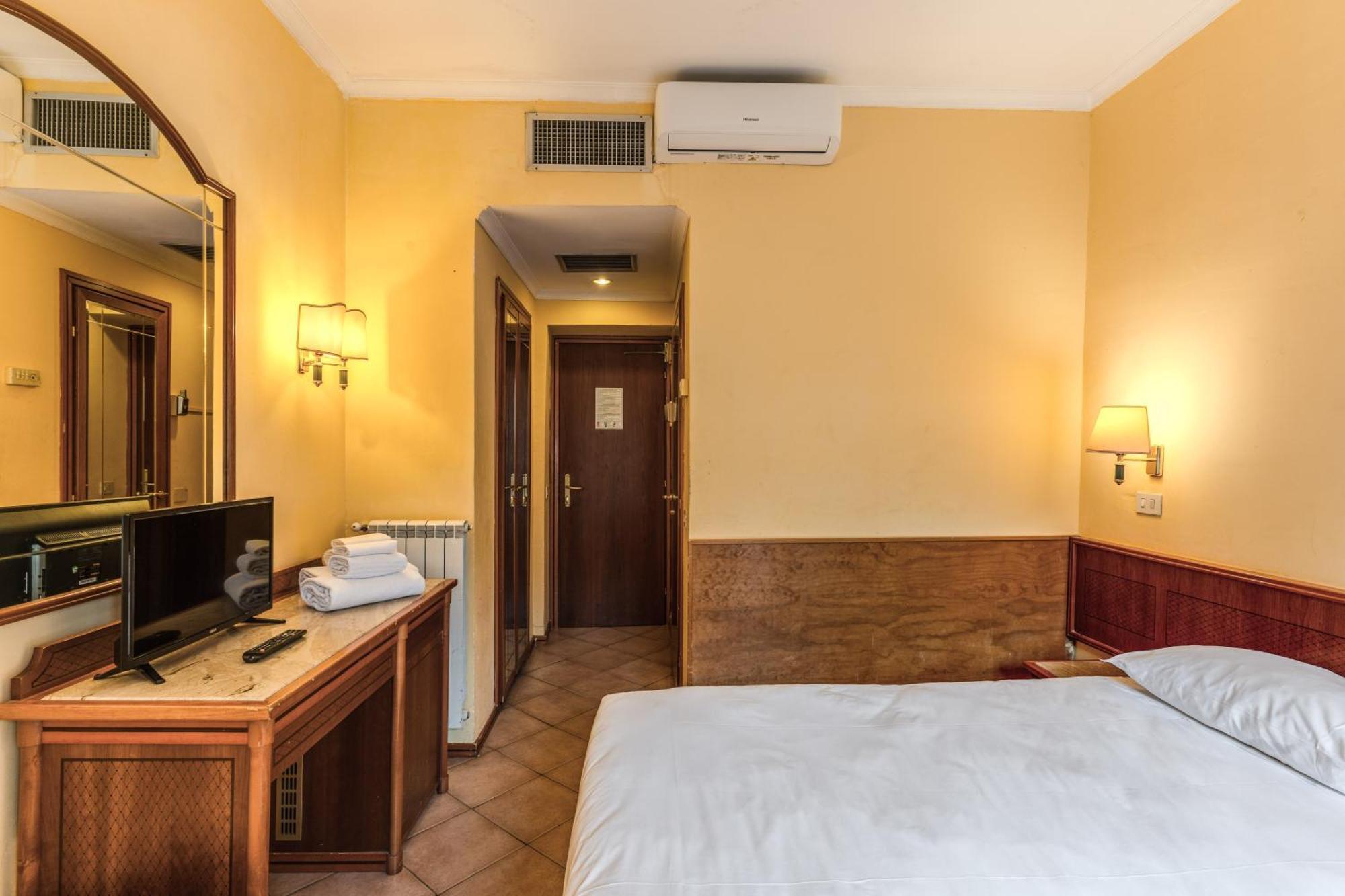 Hotel Pomezia Roma Esterno foto