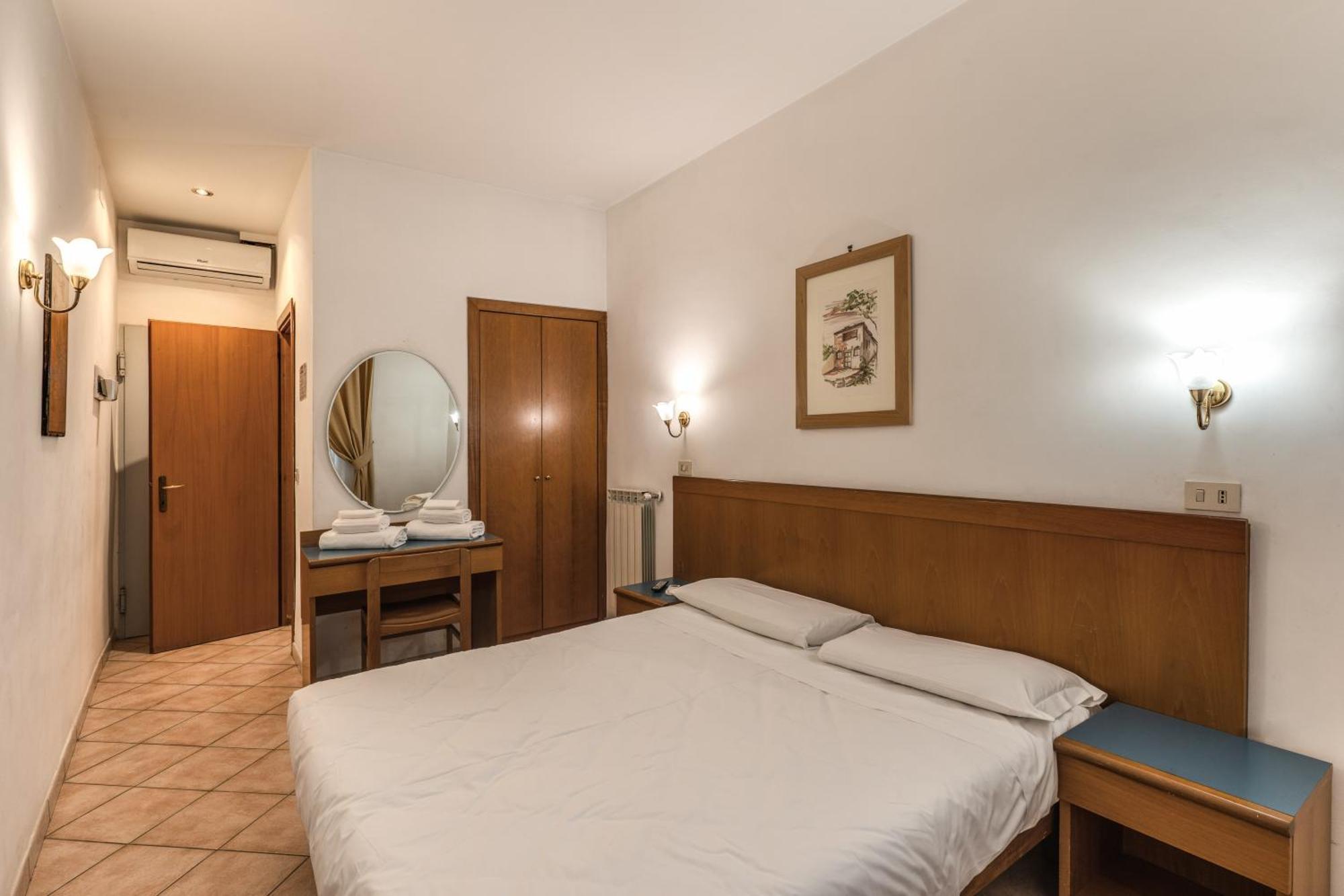 Hotel Pomezia Roma Esterno foto